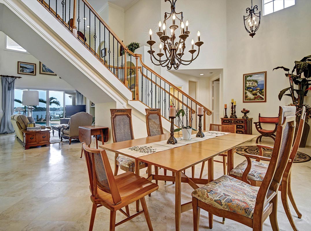 Beautiful Wide Waterfront St Lucie River Home